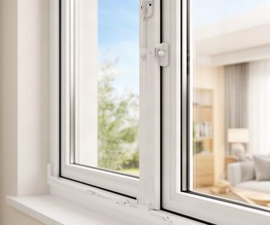 Serramento in PVC ad alta efficienza con luce naturale in una nuova abitazione